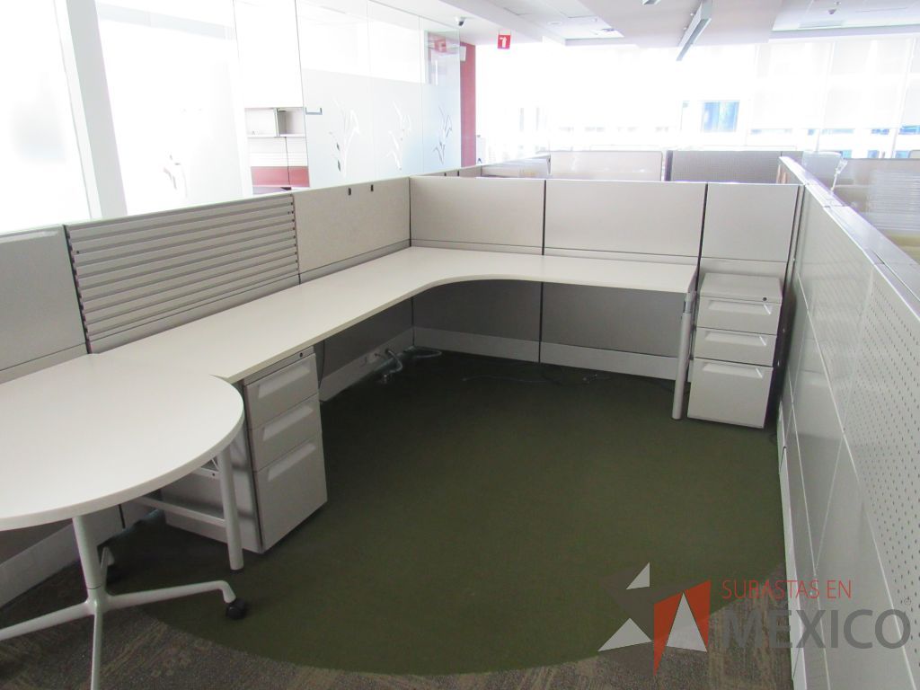 Lote 082 - Estación de trabajo para 2 personas,2 archiveros verticales de 3 cajones y credenza - Imagen 6