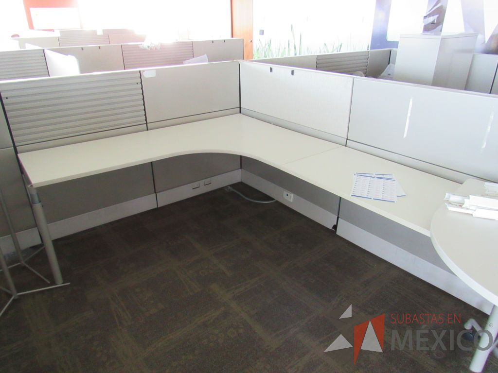 Lote 061 - Estación de trabajo para 2 personas y Credenza con 2 cajones - Imagen 16