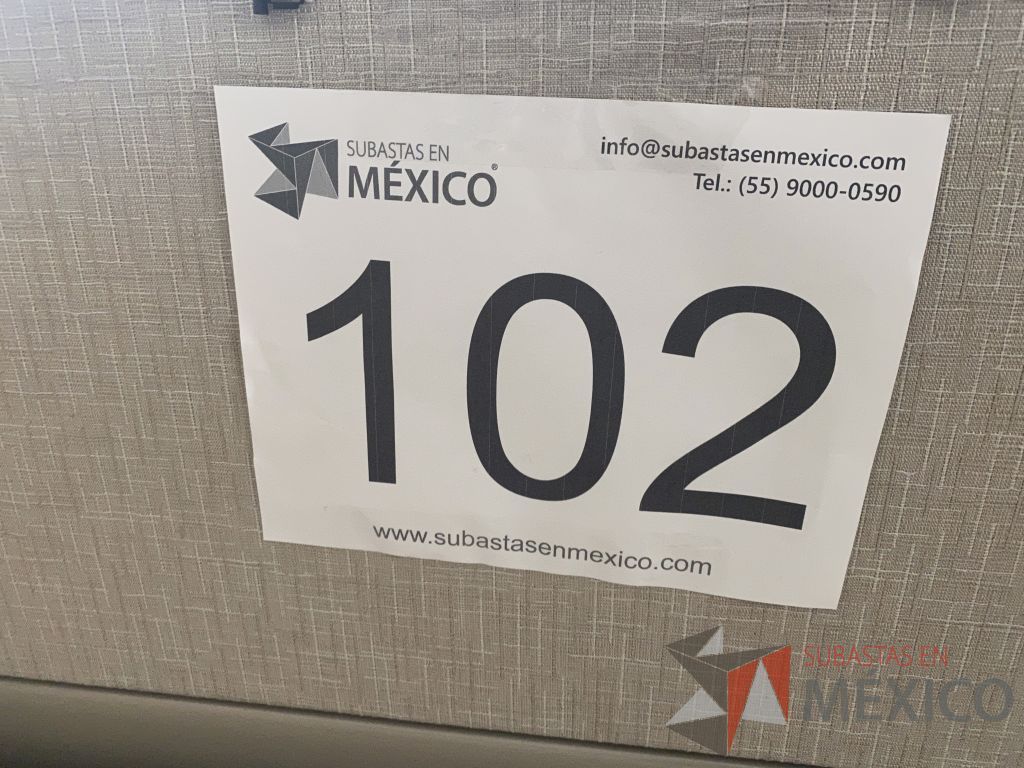 Lote 102 - Estación de trabajo lineal para 4 personas y 4 archiveros de 3 cajones. - Imagen 13