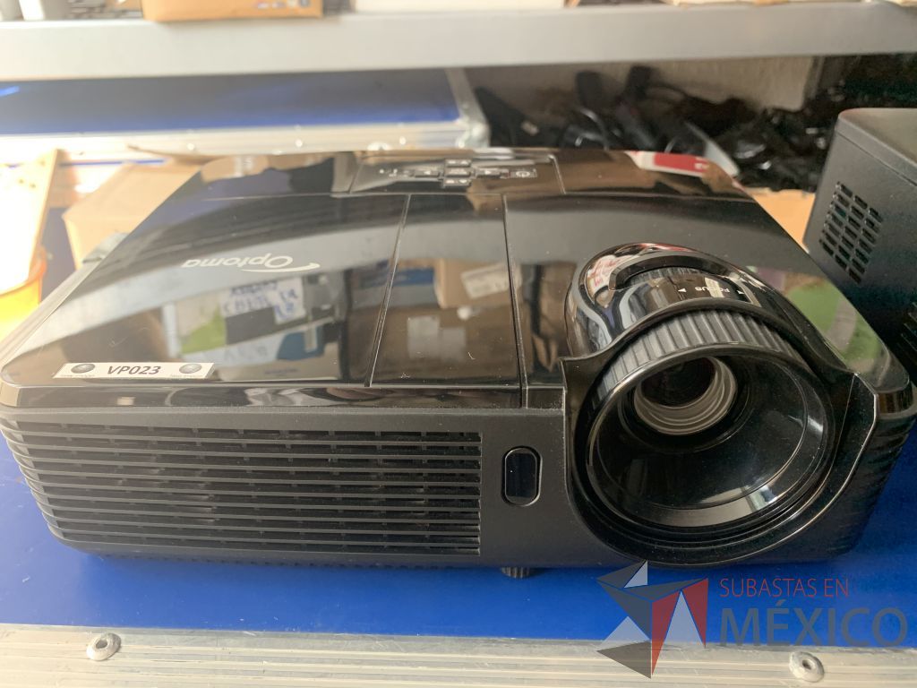 Lote 149 - 2 videoproyectores de 2600 ansilumens con maletin 1 Nec NPV260X y 1 Optoma DS550 - Imagen 3