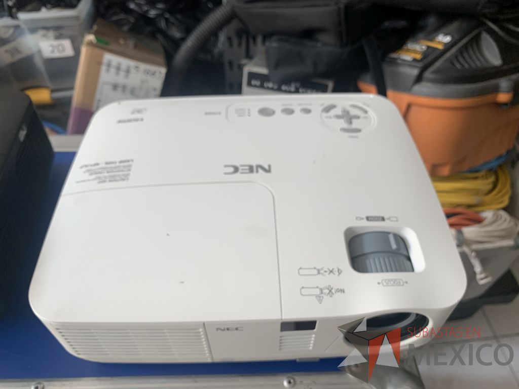 Lote 149 - 2 videoproyectores de 2600 ansilumens con maletin 1 Nec NPV260X y 1 Optoma DS550 - Imagen 8