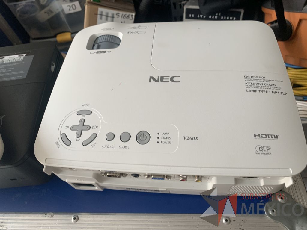 Lote 149 - 2 videoproyectores de 2600 ansilumens con maletin 1 Nec NPV260X y 1 Optoma DS550 - Imagen 10