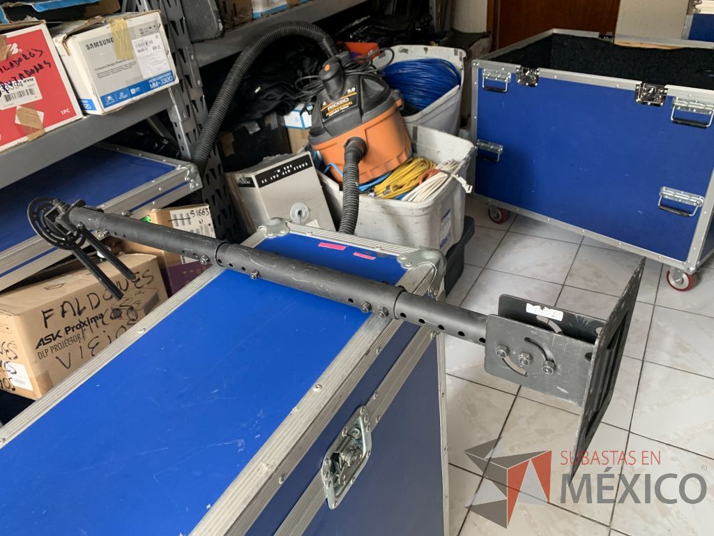 Lote 145 - 2 Soportes de techo para video proyector c/extension hasta 1 mt y 1 soporte de techo para video proyector c/extension hasta 63cms. - Imagen 6