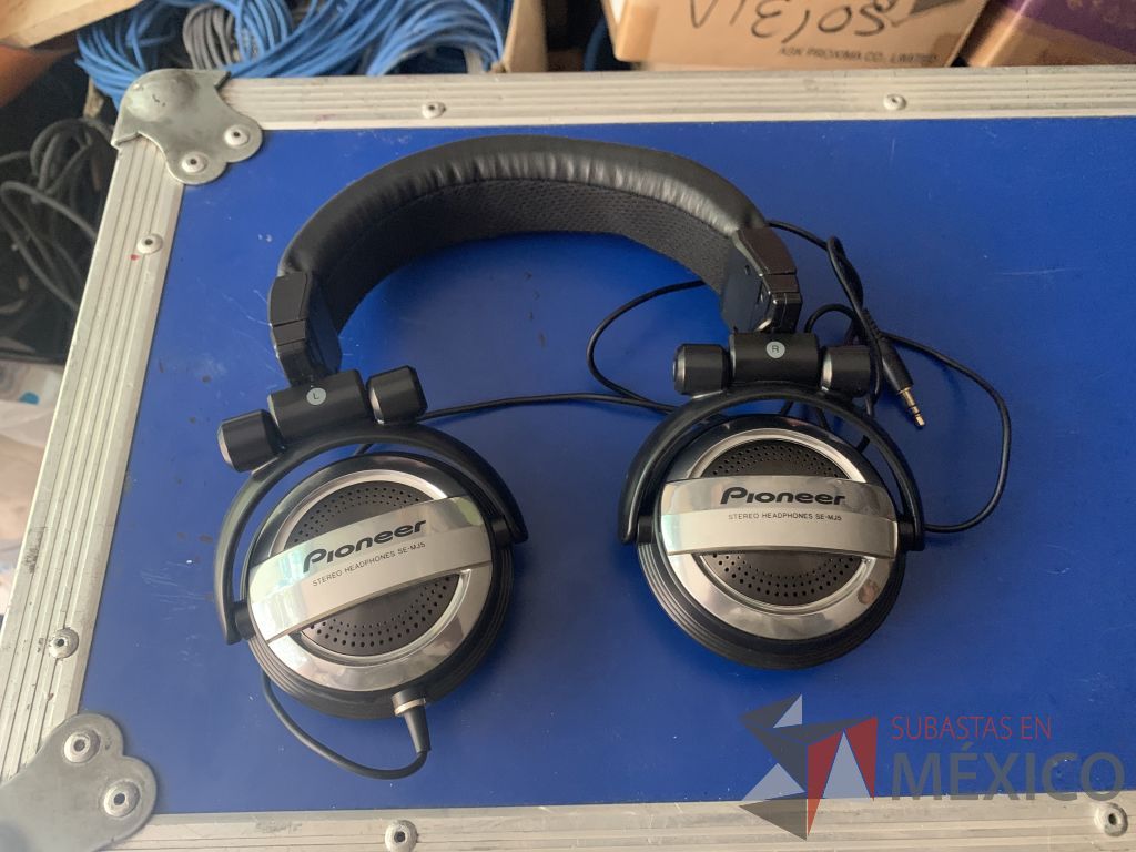 Lote 142 - 3 audifonos orejera marca Pionner y 2 juegos de Walkie Talkie marca Midland - Imagen 10