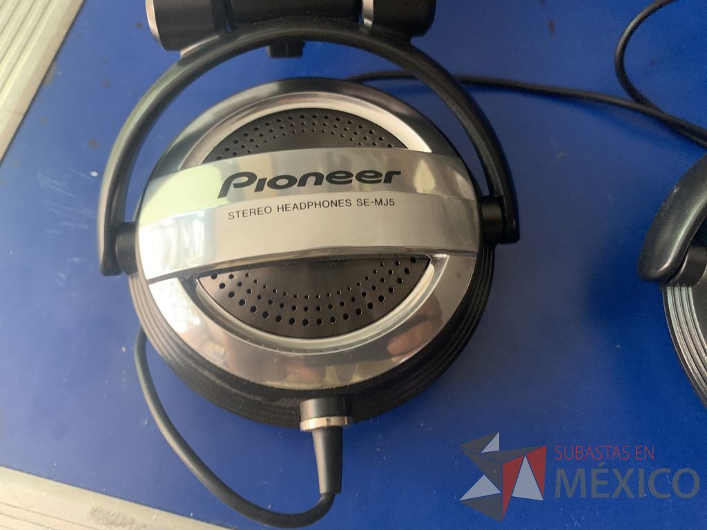 Lote 142 - 3 audifonos orejera marca Pionner y 2 juegos de Walkie Talkie marca Midland - Imagen 11