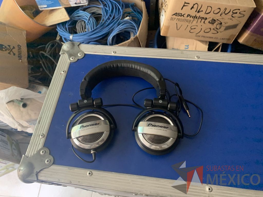 Lote 142 - 3 audifonos orejera marca Pionner y 2 juegos de Walkie Talkie marca Midland - Imagen 13