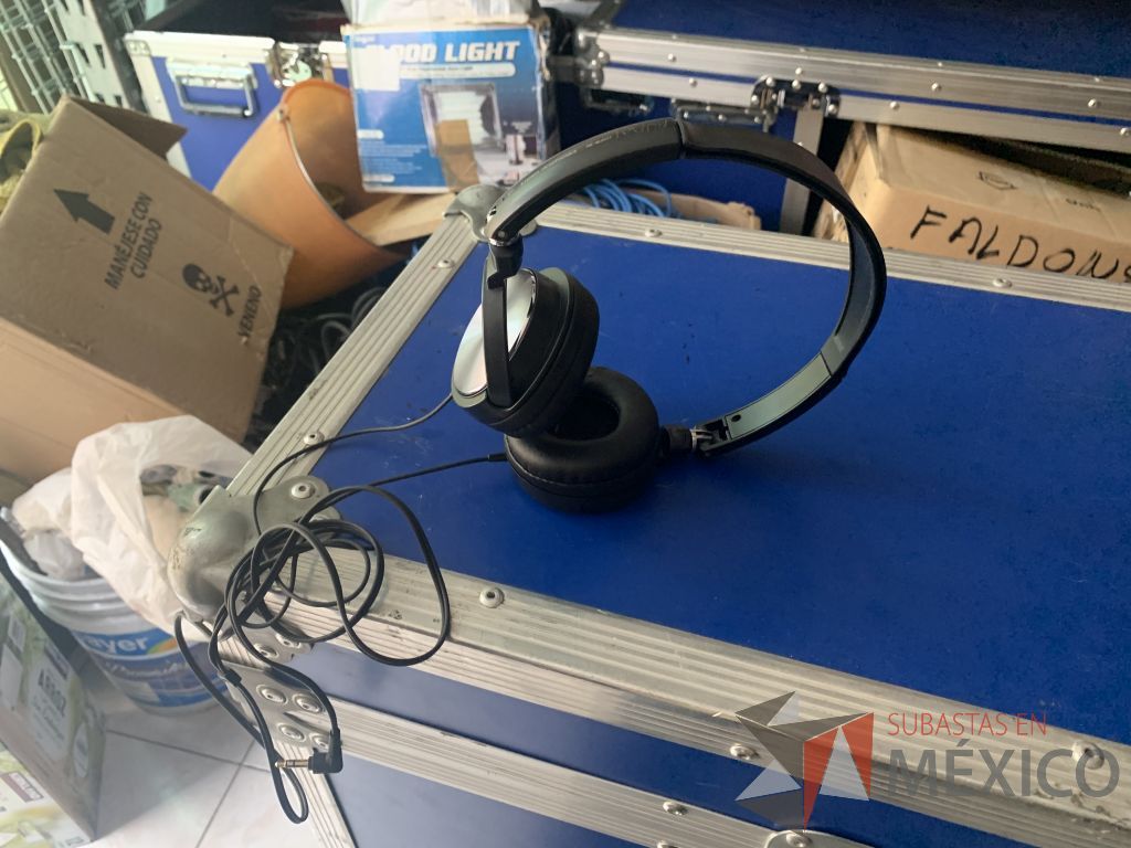 Lote 142 - 3 audifonos orejera marca Pionner y 2 juegos de Walkie Talkie marca Midland - Imagen 6