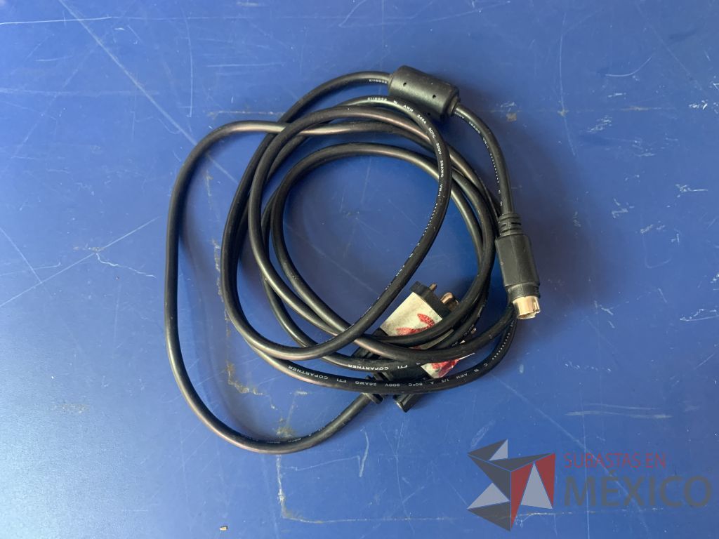 Lote 117 - 60 Cables varias terminales ( DVI, S-video,Mini Din,USB ) varias medidas - Imagen 28