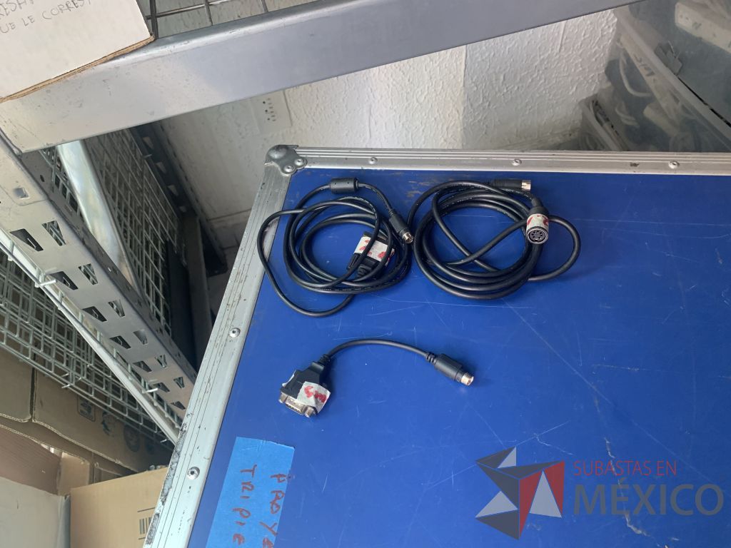 Lote 117 - 60 Cables varias terminales ( DVI, S-video,Mini Din,USB ) varias medidas - Imagen 32
