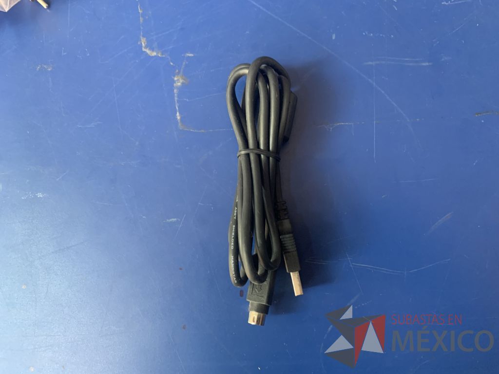 Lote 117 - 60 Cables varias terminales ( DVI, S-video,Mini Din,USB ) varias medidas - Imagen 18