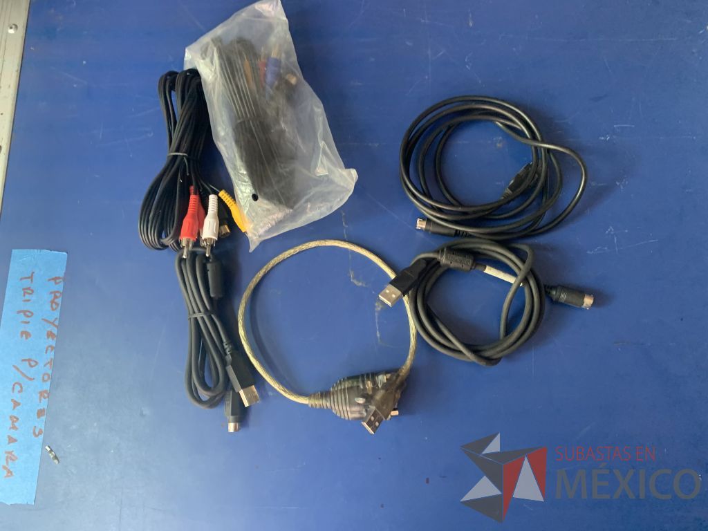 Lote 117 - 60 Cables varias terminales ( DVI, S-video,Mini Din,USB ) varias medidas - Imagen 21