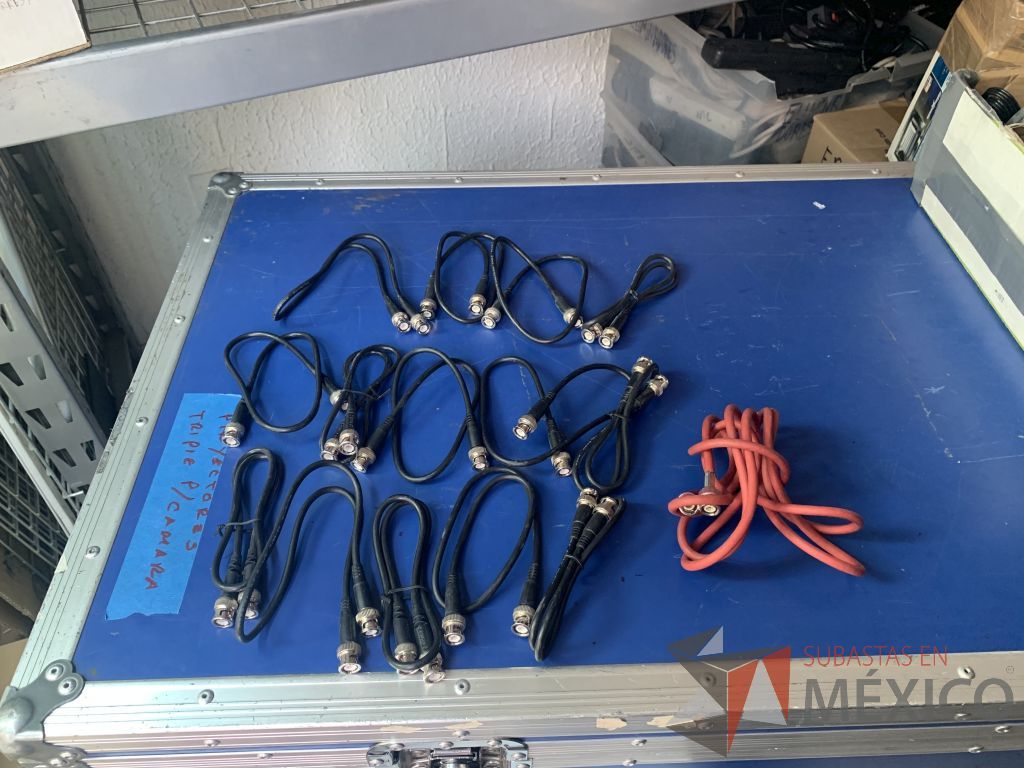 Lote 117 - 60 Cables varias terminales ( DVI, S-video,Mini Din,USB ) varias medidas - Imagen 17