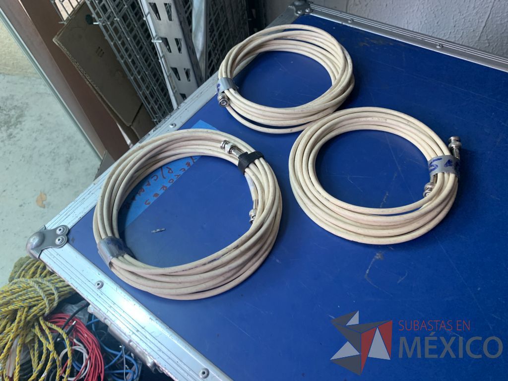 Lote 117 - 60 Cables varias terminales ( DVI, S-video,Mini Din,USB ) varias medidas