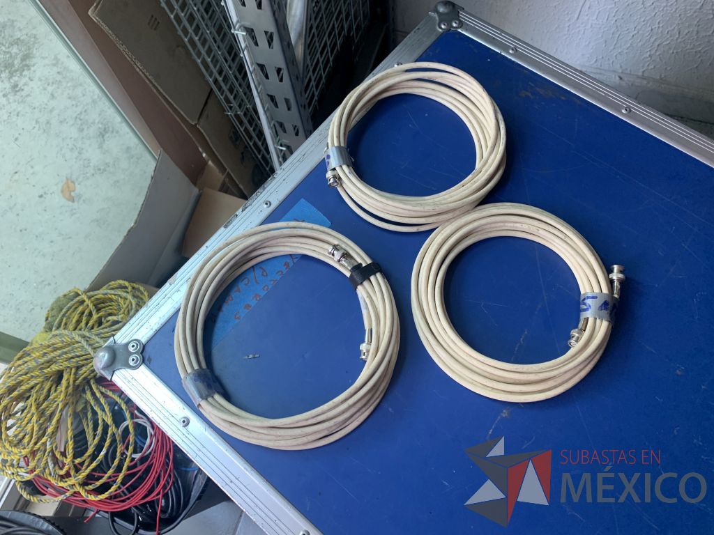 Lote 117 - 60 Cables varias terminales ( DVI, S-video,Mini Din,USB ) varias medidas - Imagen 6