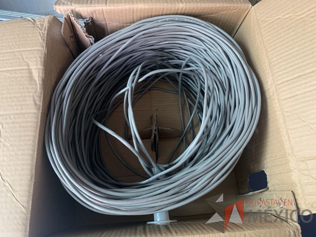 Lote 122 - 1/2 bobina de cable UTP 5E 160 mts aprox. Marca WAM y 39 cales gris de datos marca Cooper - Imagen 4