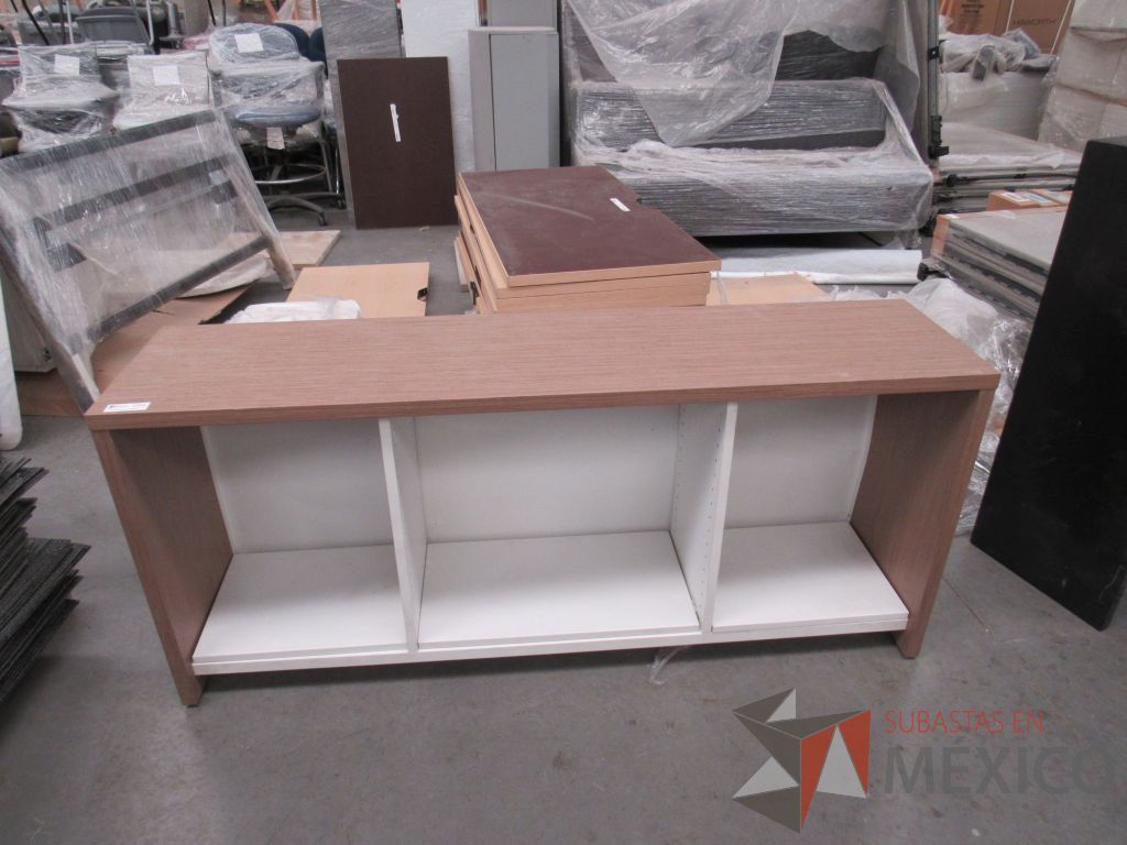Lote 011 - Credenza con 2 entrepaños - Imagen 3
