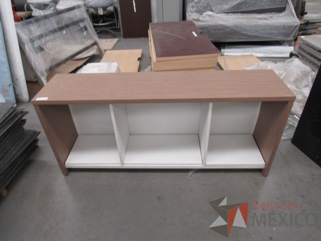 Lote 011 - Credenza con 2 entrepaños - Imagen 5