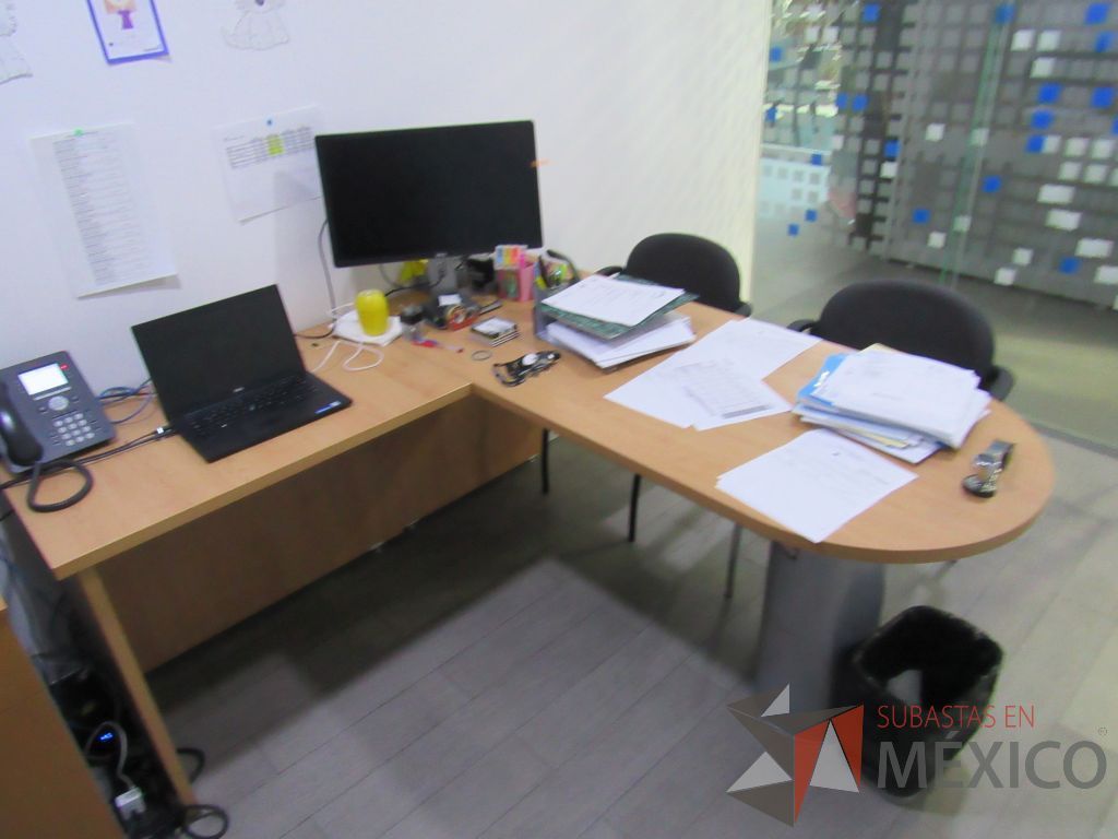 Lote 028 - oficina ejecutiva con escritorio en escuadra con, pizarrón, archivero vertical y archivero móvil - Imagen 10