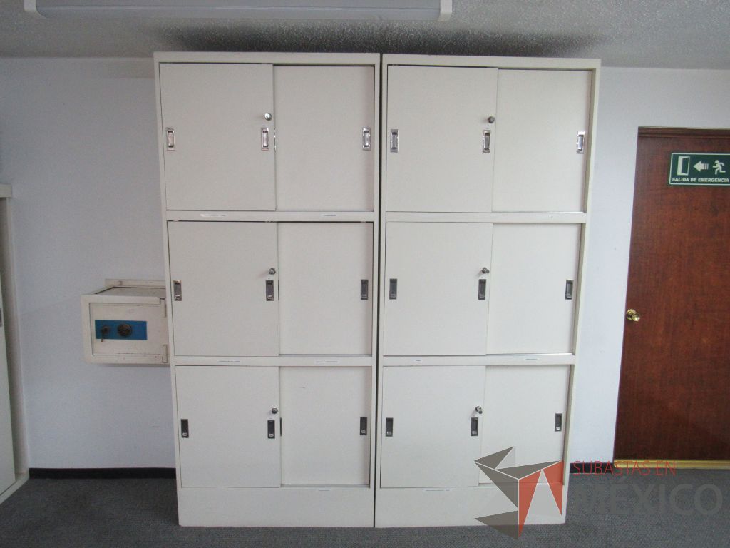 Lote 050 - Gabinete tipo madera con 6 puertas y 3 entrepaños color blanco - Imagen 6
