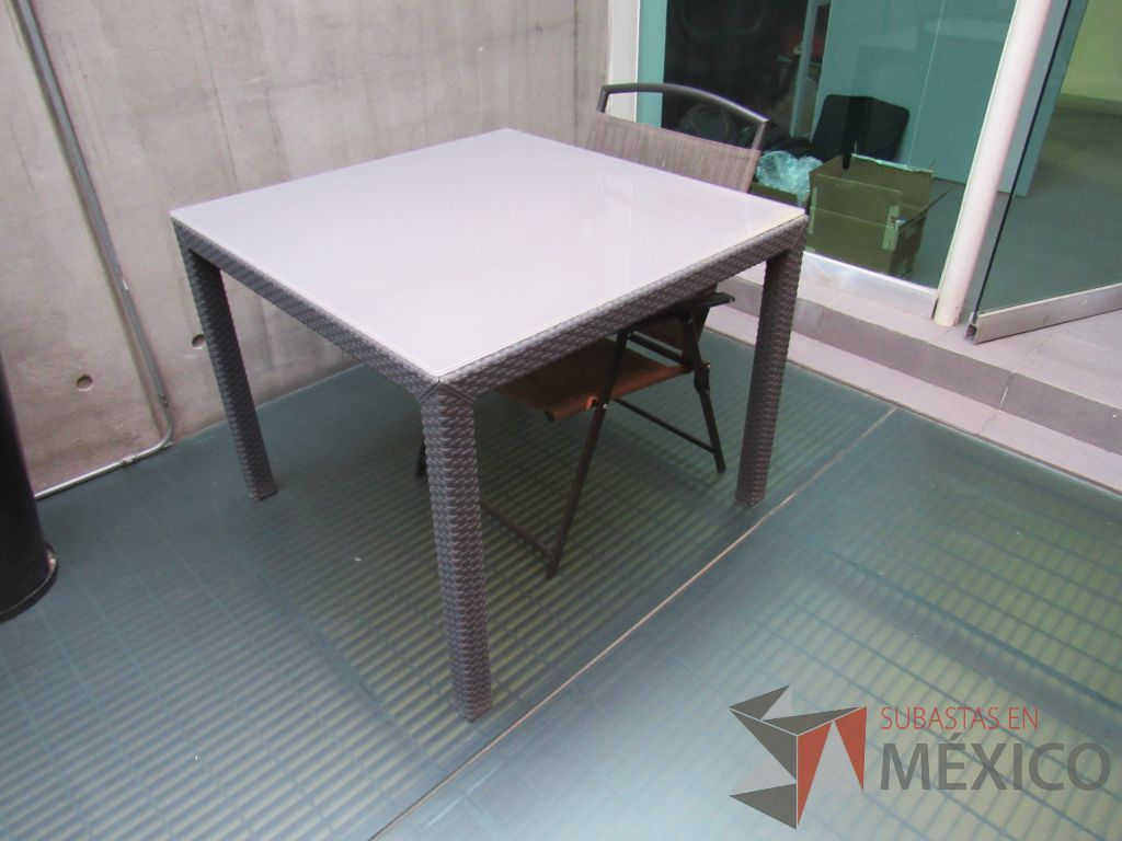 Lote 043 - Mesa para terraza con 4 sillas - Imagen 3