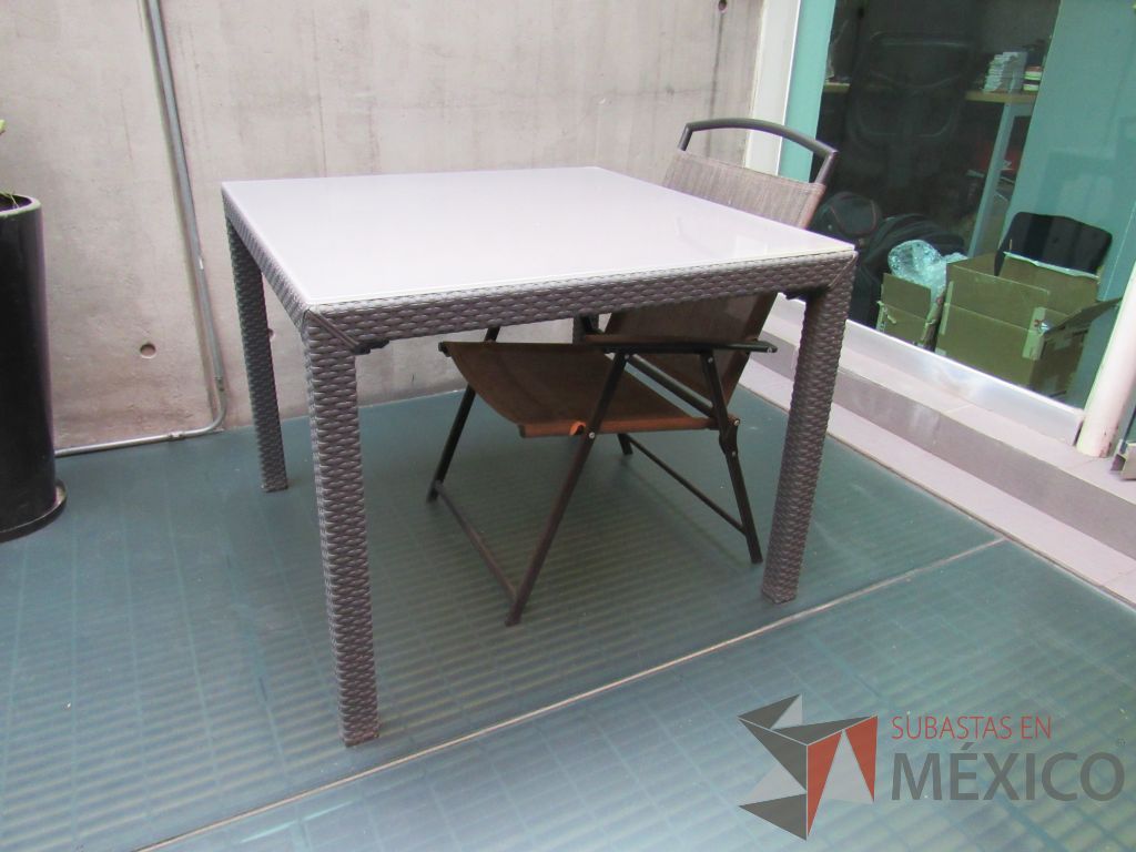 Lote 043 - Mesa para terraza con 4 sillas - Imagen 5