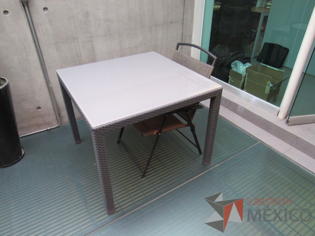 Lote 043 - Mesa para terraza con 4 sillas - Imagen 7
