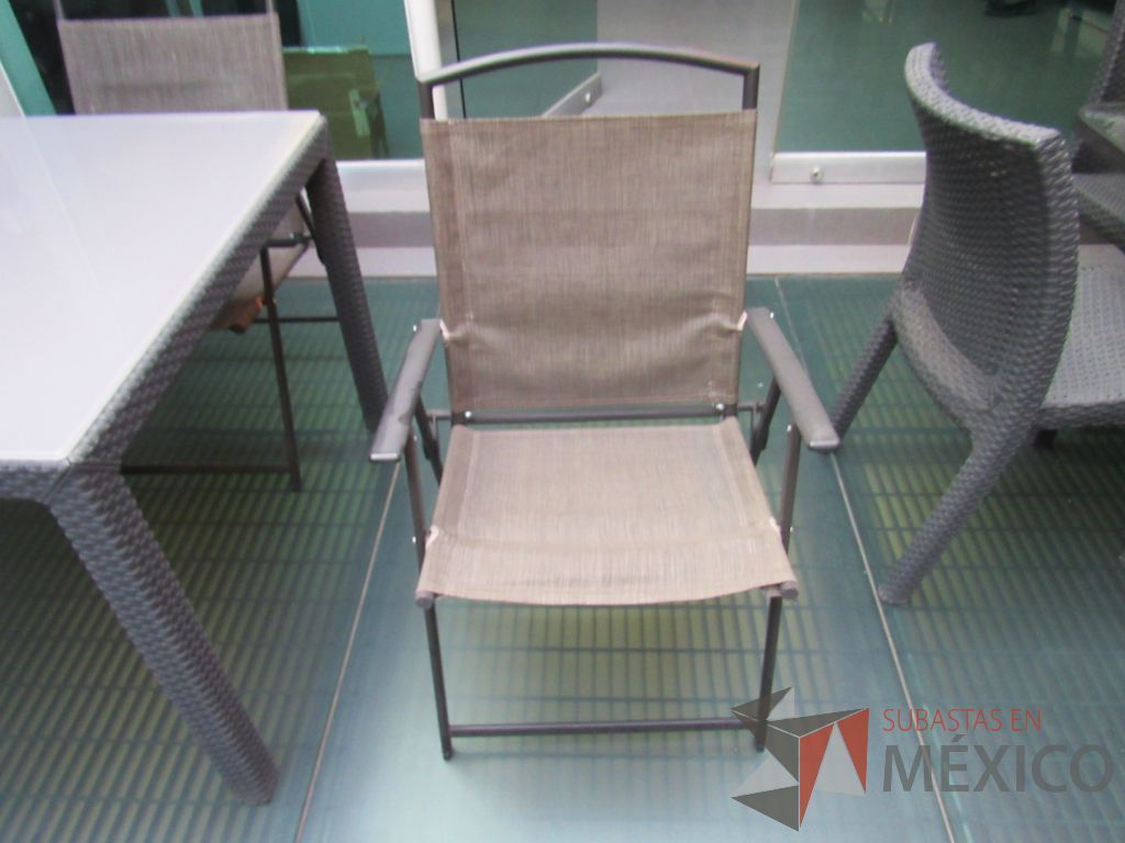 Lote 043 - Mesa para terraza con 4 sillas - Imagen 2