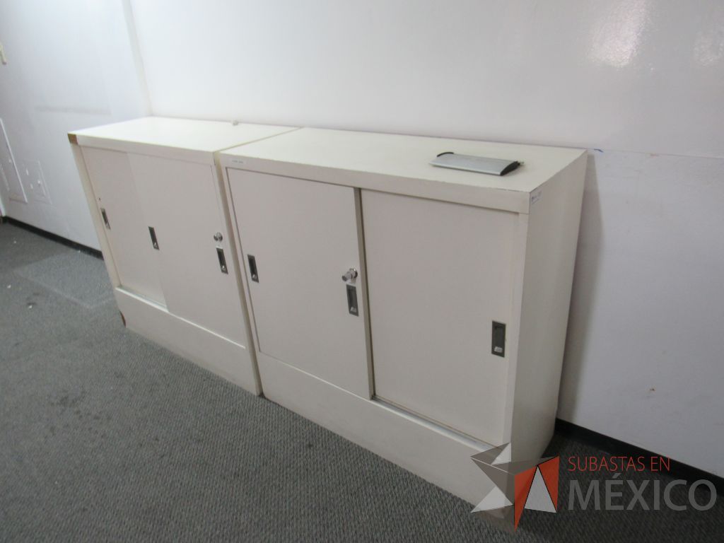 Lote 066 - Gabinete tipo madera con 2 puertas y 1 entrepaño color blanco - Imagen 2