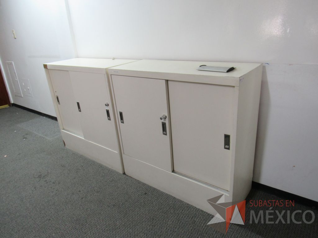 Lote 066 - Gabinete tipo madera con 2 puertas y 1 entrepaño color blanco - Imagen 3