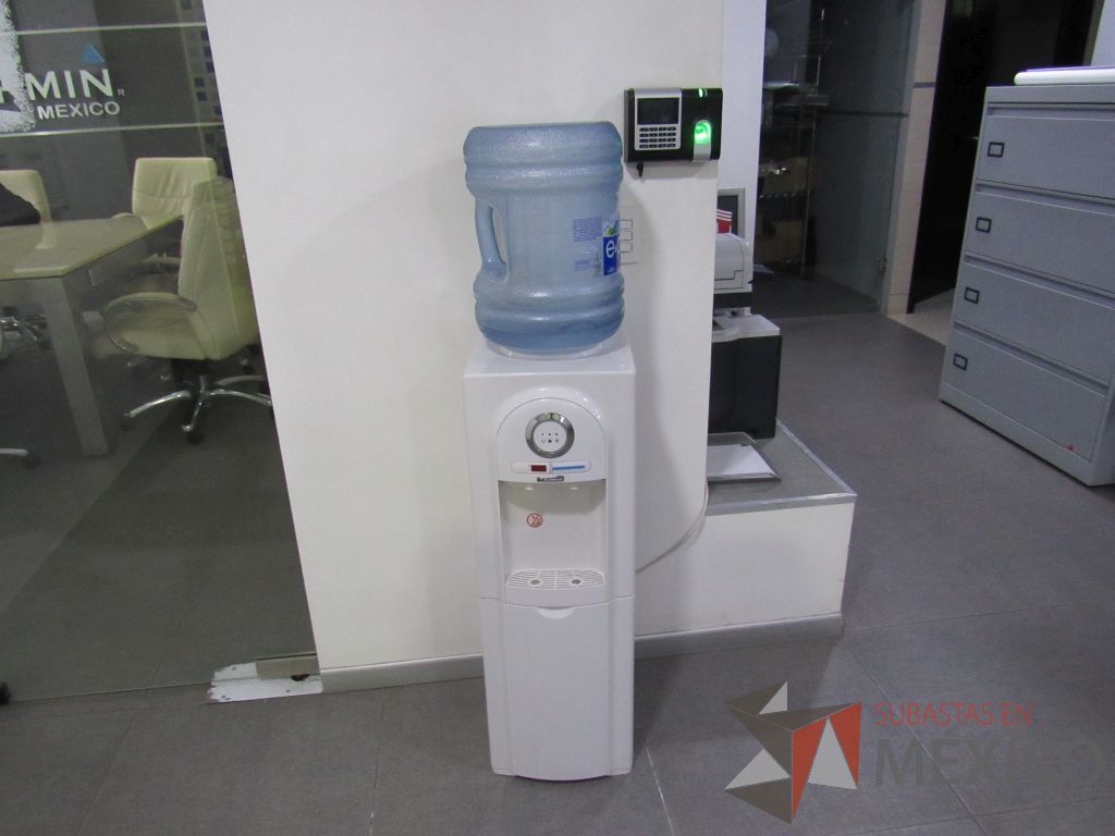 Lote 042 - Despachador de agua, Marca: Everstar - Imagen 3