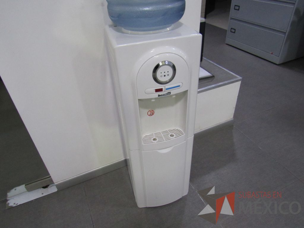 Lote 042 - Despachador de agua, Marca: Everstar - Imagen 4