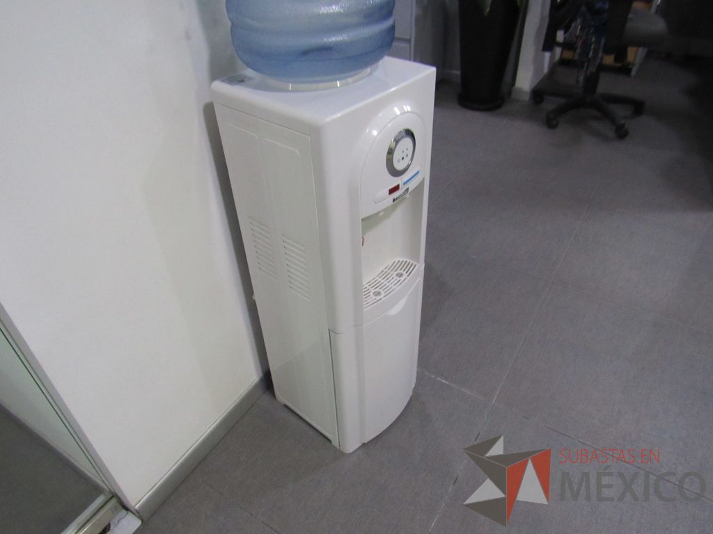 Lote 042 - Despachador de agua, Marca: Everstar - Imagen 5