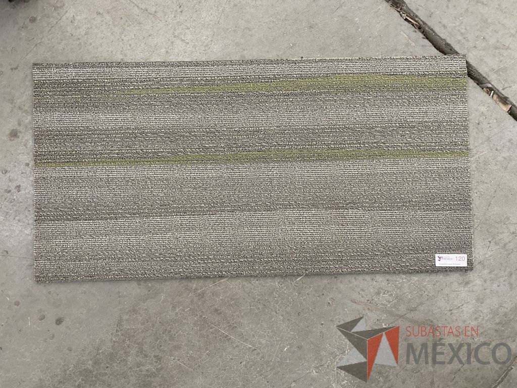 Lote 046 - 77 piezas de alfombra modular color gris, Modelo: Mergetile 59167, 29.2 m2