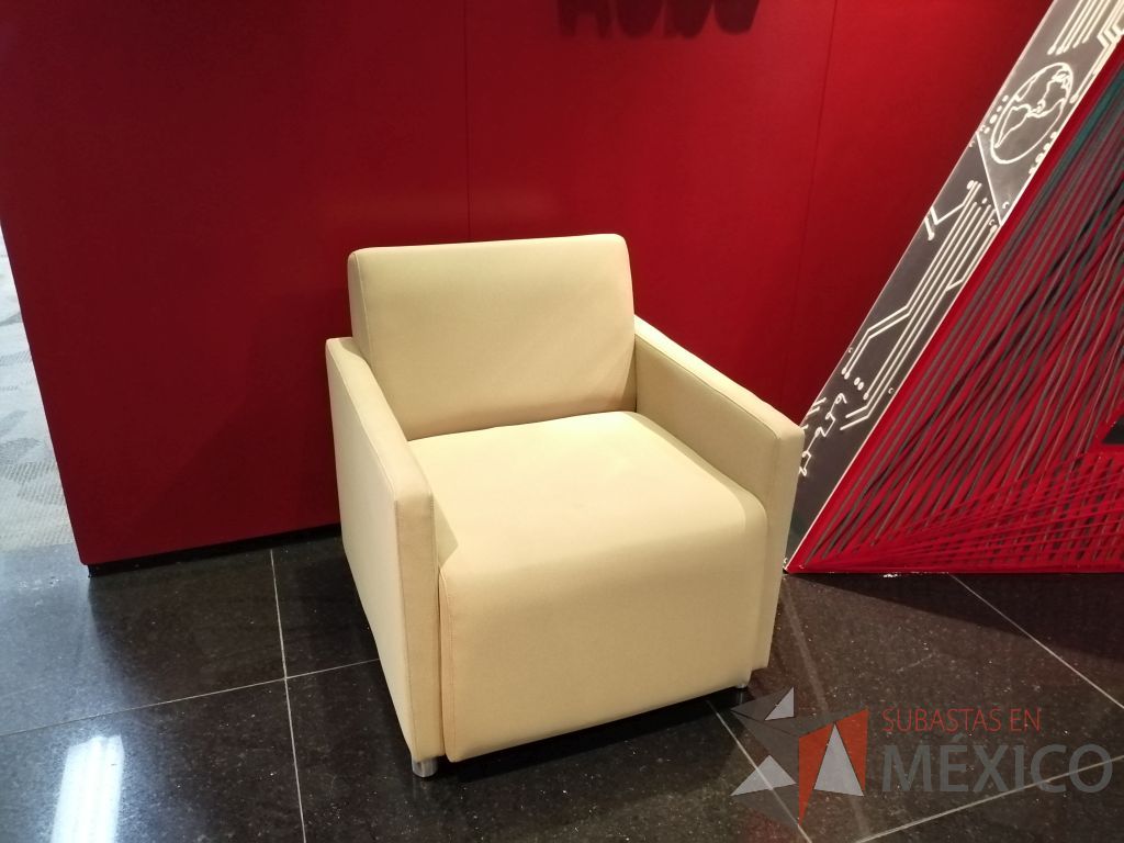 Lote 060 - 2 Sillones de 1 plaza en tela color beige - Imagen 11