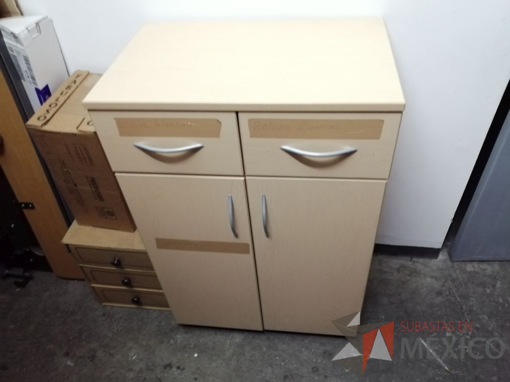 Lote 062 - Mueble tipo madera con 2 cajones y 2 puertas - Imagen 3