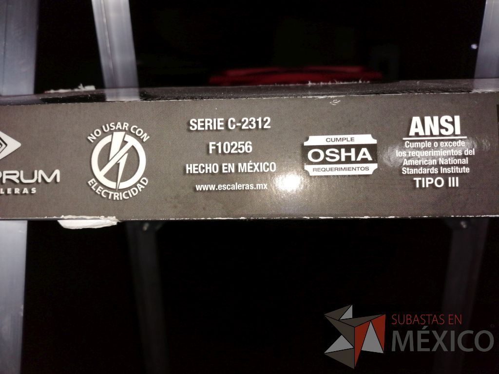 Lote 066 - Escalera metálica de tijera - Imagen 13