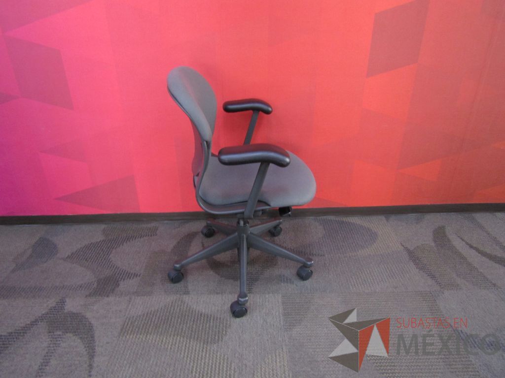 Lote 018 - 4 Sillas operativas Herman Miller - Imagen 2