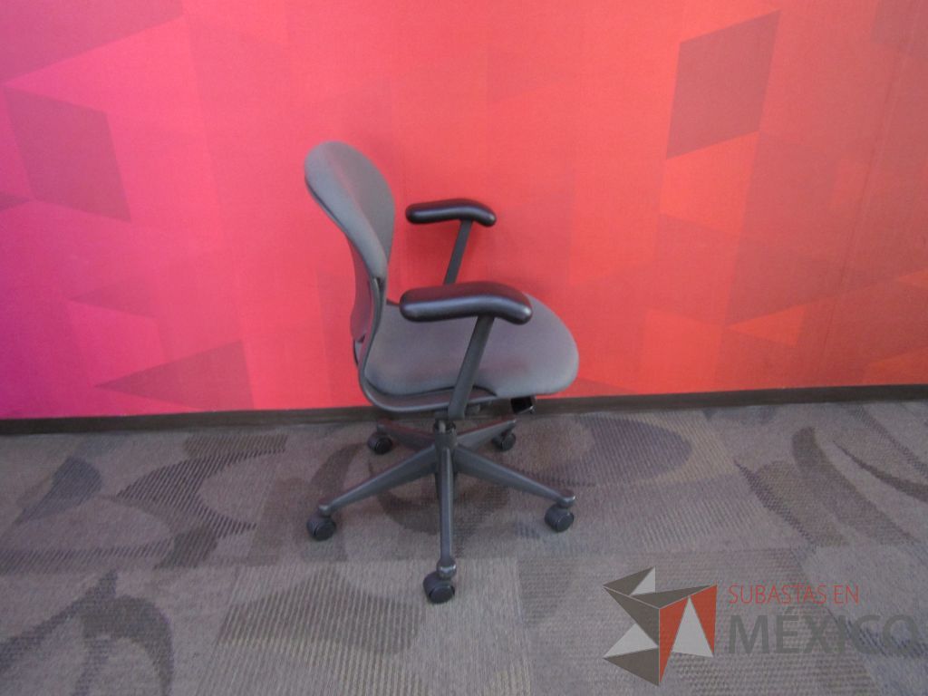 Lote 018 - 4 Sillas operativas Herman Miller - Imagen 8