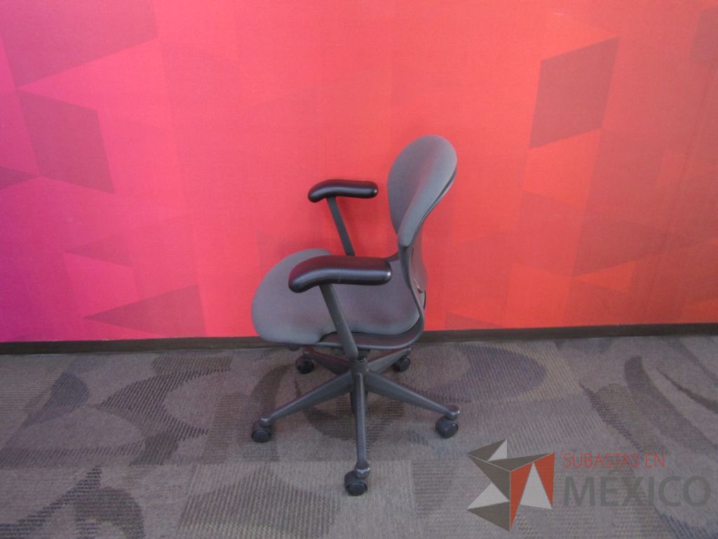 Lote 018 - 4 Sillas operativas Herman Miller - Imagen 4