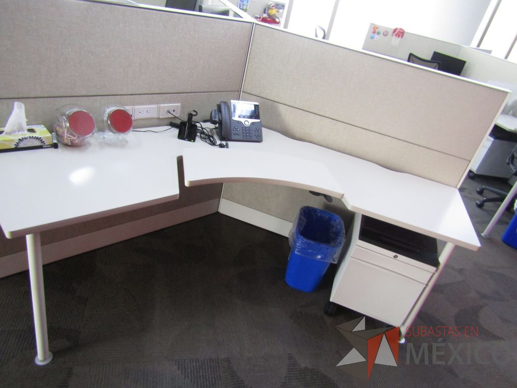 Lote 022 - Estación de trabajo para 6 personas marca Teknion - Imagen 27