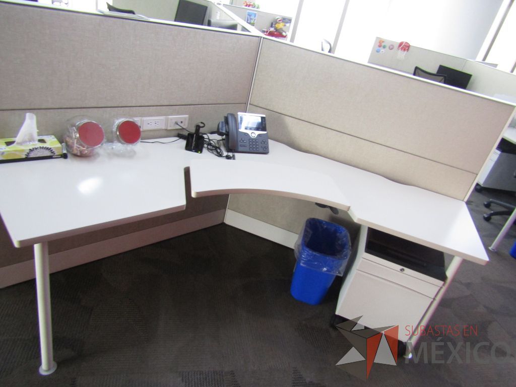 Lote 022 - Estación de trabajo para 6 personas marca Teknion - Imagen 26