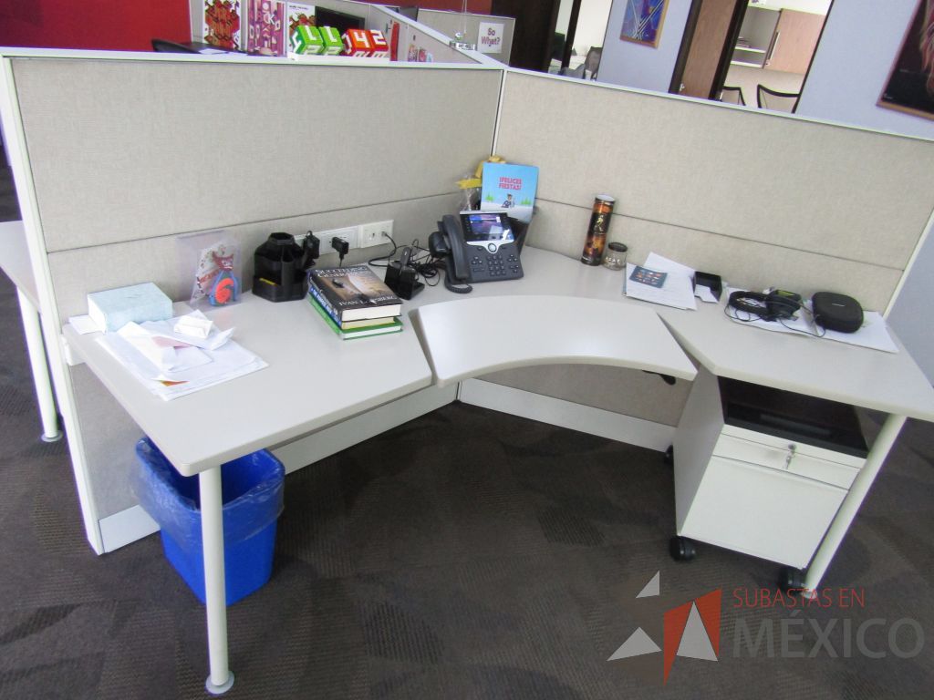 Lote 022 - Estación de trabajo para 6 personas marca Teknion - Imagen 20