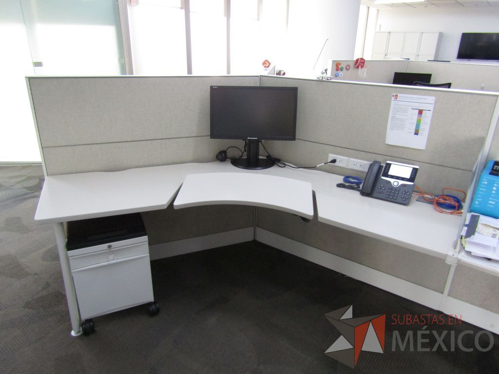 Lote 022 - Estación de trabajo para 6 personas marca Teknion - Imagen 17