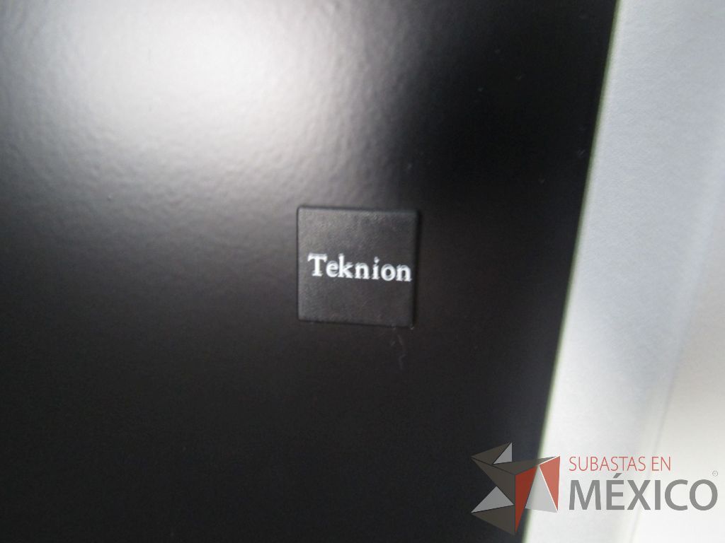 Lote 022 - Estación de trabajo para 6 personas marca Teknion - Imagen 12