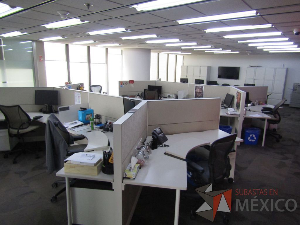 Lote 022 - Estación de trabajo para 6 personas marca Teknion
