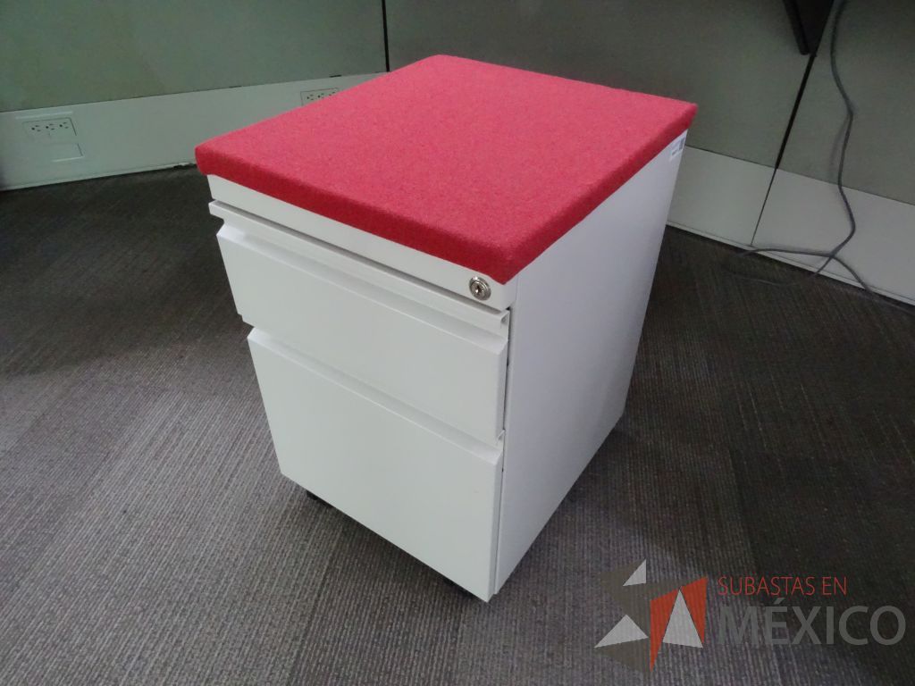 Lote 001 - Estación de trabajo para 9 personas de mampara baja seminueva, Marca: Haworth - Imagen 7