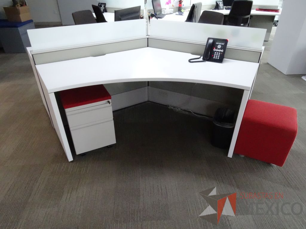Lote 002 - Estación de trabajo para 9 personas de mampara baja seminueva, Marca: Haworth - Imagen 4
