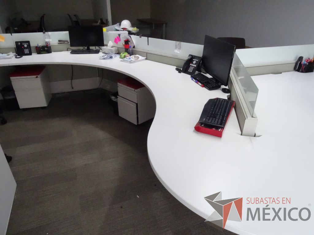 Lote 002 - Estación de trabajo para 9 personas de mampara baja seminueva, Marca: Haworth - Imagen 6