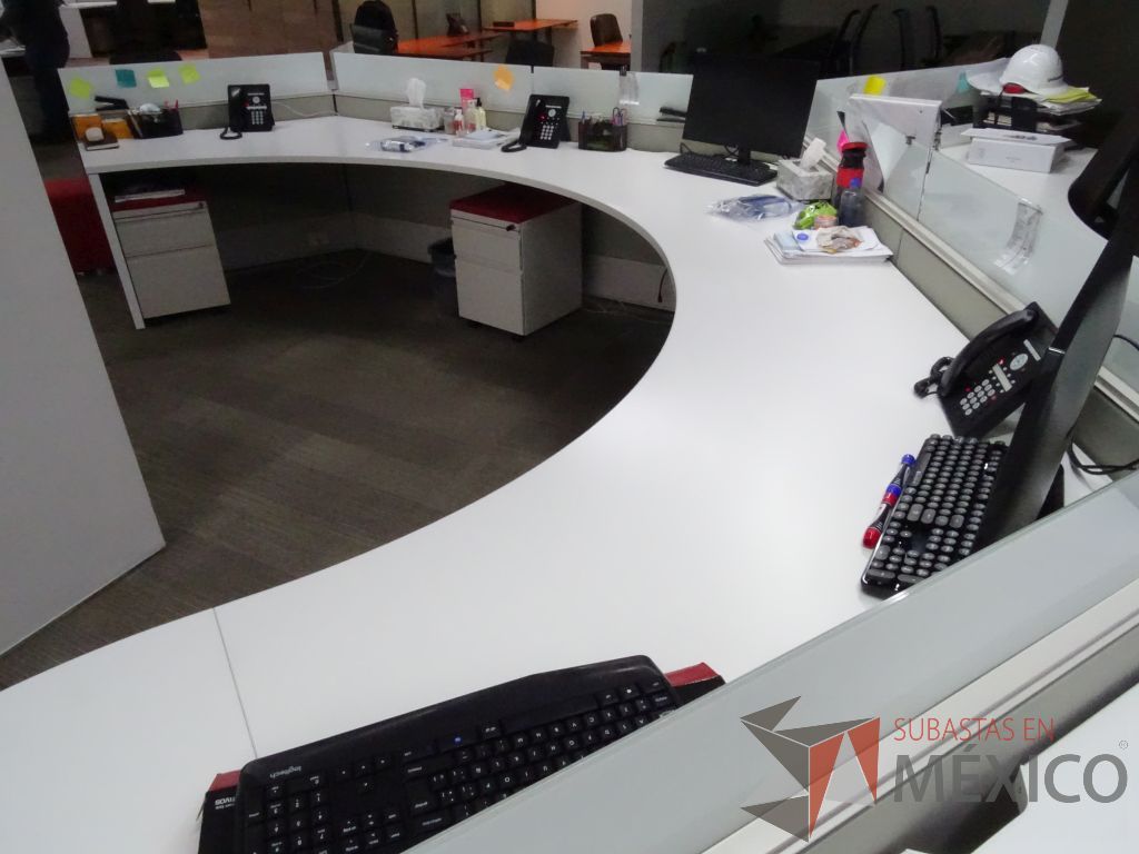 Lote 002 - Estación de trabajo para 9 personas de mampara baja seminueva, Marca: Haworth - Imagen 7