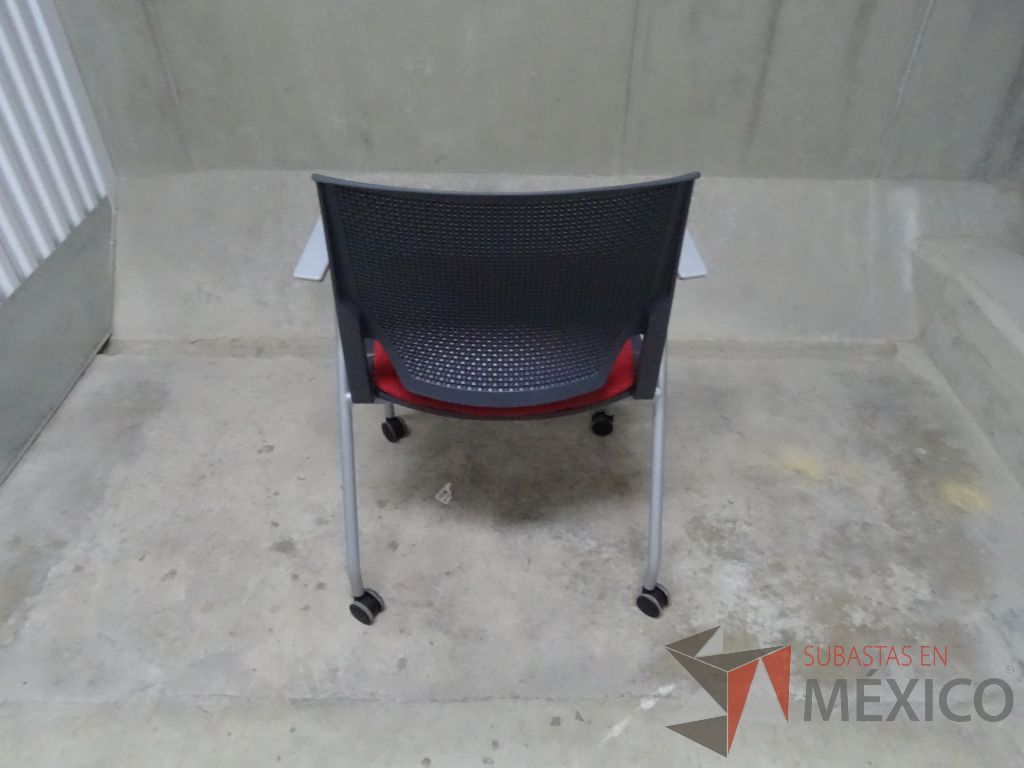 Lote 007 - Silla de visita con ruedas Haworth - Imagen 4